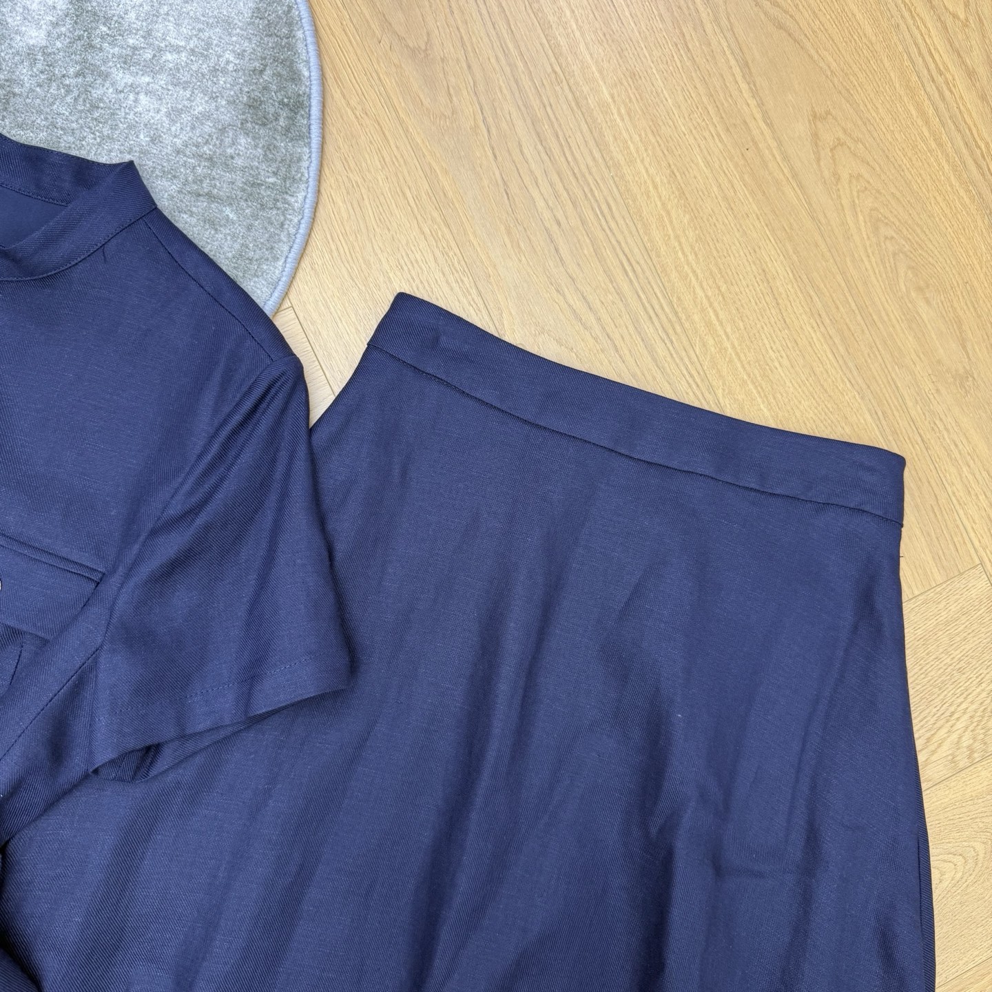 Self家 26夏季新款 工装立领半身裙套装 透气亚麻面料，面料轻薄垂顺，透气不闷汗，夏日通勤无负担，中