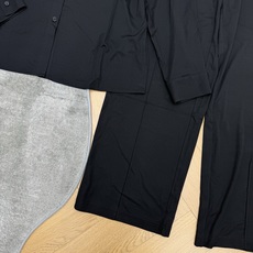 小香家 2026早秋新款 时髦休闲套装 定制高定垂感针织面料 手感软糯细腻 上身顺滑垂坠 透气亲肤完全没 小香家 2026早秋新款 时髦休闲套装 定制高定垂感针织面料 手感软糯细腻 上身顺滑垂坠 透气亲肤完全没