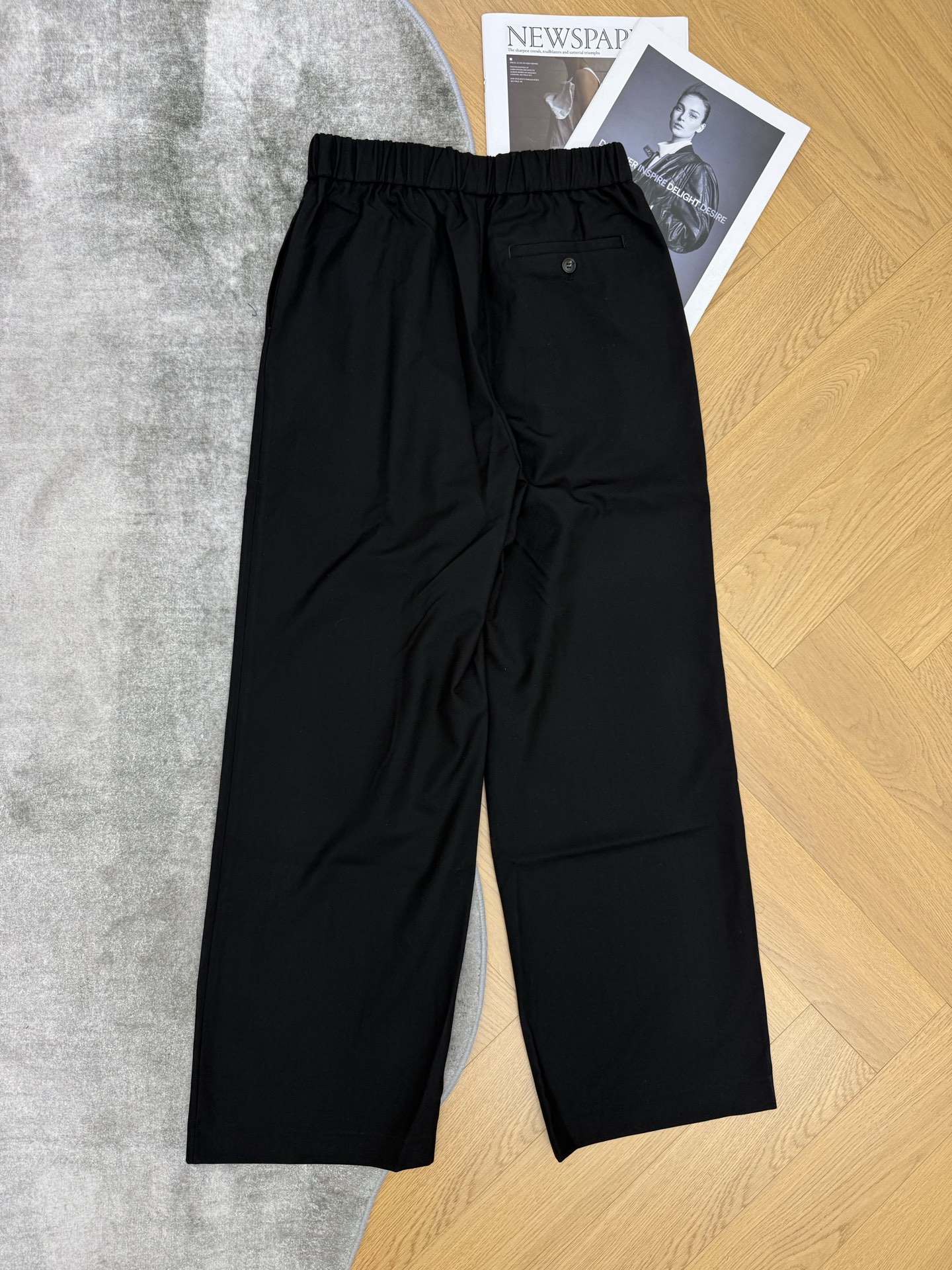 LW家 26夏季新款 松紧腰阔腿西裤 腰头品牌织标logo精致辨识度拉满 半松紧设计包容各种腰围 穿脱无