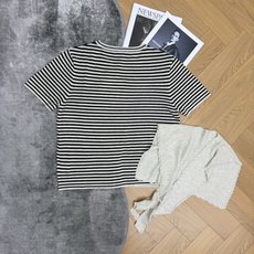 小香家 26夏季新款 飘带条纹针织短袖,细腻透气针织面料,轻薄亲肤,夏天穿着清爽不闷汗,日常通勤无负担, 小香家 26夏季新款 飘带条纹针织短袖,细腻透气针织面料,轻薄亲肤,夏天穿着清爽不闷汗,日常通勤无负担,