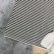 小香家 26夏季新款 飘带条纹针织短袖,细腻透气针织面料,轻薄亲肤,夏天穿着清爽不闷汗,日常通勤无负担, 小香家 26夏季新款 飘带条纹针织短袖,细腻透气针织面料,轻薄亲肤,夏天穿着清爽不闷汗,日常通勤无负担,