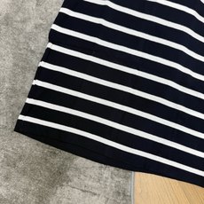 小香家 26夏季新款 经典黑白条纹Polo针织短袖,细腻透气针织面料,轻薄顺滑,夏日上身清爽不闷,亲肤无 小香家 26夏季新款 经典黑白条纹Polo针织短袖,细腻透气针织面料,轻薄顺滑,夏日上身清爽不闷,亲肤无