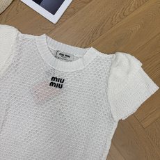 Miu家 26夏季新款 镂空小飞袖针织短袖,透气网眼镂空针织面料,轻薄不闷,自带空气感,夏日单穿清爽不粘 Miu家 26夏季新款 镂空小飞袖针织短袖,透气网眼镂空针织面料,轻薄不闷,自带空气感,夏日单穿清爽不粘