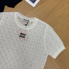 Miu家 26夏季新款 树叶状镂空针织短袖|清爽透气基础款✨通体树叶绞花镂空针织,轻盈通透,自带透气孔隙 Miu家 26夏季新款 树叶状镂空针织短袖|清爽透气基础款✨通体树叶绞花镂空针织,轻盈通透,自带透气孔隙