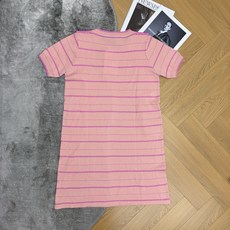 小香家 26夏季新款 条纹针织连衣裙,轻薄透气针织面料,细腻亲肤,夏天穿清爽不闷,自带柔和垂感,细条纹撞 小香家 26夏季新款 条纹针织连衣裙,轻薄透气针织面料,细腻亲肤,夏天穿清爽不闷,自带柔和垂感,细条纹撞