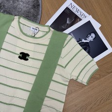 小香家 26夏季新款 条纹针织连衣裙,轻薄透气针织面料,细腻亲肤,夏天穿清爽不闷,自带柔和垂感,细条纹撞 小香家 26夏季新款 条纹针织连衣裙,轻薄透气针织面料,细腻亲肤,夏天穿清爽不闷,自带柔和垂感,细条纹撞