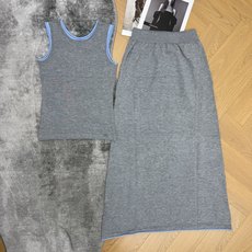 Miu家 26早秋新款 撞色背心半裙两件套✨松弛感懒人穿搭,软糯透气针织面料,亲肤舒适日常无负担,撞色包边背心+抽绳直筒 Miu家 26早秋新款 撞色背心半裙两件套✨松弛感懒人穿搭,软糯透气针织面料,亲肤舒适日常无负担,撞色包边背心+抽绳直筒