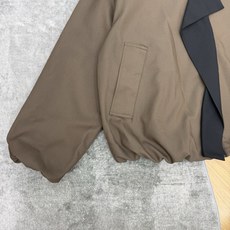 LW家 26早秋新款 撞色翻领夹克外套 门襟撞色领带设计独具巧思 提升造型层次感 宽松版型休闲大气 下摆松紧收口优化身材 LW家 26早秋新款 撞色翻领夹克外套 门襟撞色领带设计独具巧思 提升造型层次感 宽松版型休闲大气 下摆松紧收口优化身材