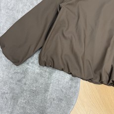 LW家 26早秋新款 撞色翻领夹克外套 门襟撞色领带设计独具巧思 提升造型层次感 宽松版型休闲大气 下摆松紧收口优化身材 LW家 26早秋新款 撞色翻领夹克外套 门襟撞色领带设计独具巧思 提升造型层次感 宽松版型休闲大气 下摆松紧收口优化身材