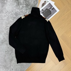Miu家 26早秋新款 菱格半拉链针织开衫,软糯亲肤针织面料,上身舒适保暖,经典复古菱格撞色设计,焦糖+米白菱形图案,高 Miu家 26早秋新款 菱格半拉链针织开衫,软糯亲肤针织面料,上身舒适保暖,经典复古菱格撞色设计,焦糖+米白菱形图案,高