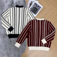 小香家 26夏秋新款 竖条纹针织开衫🤎软糯厚实针织面料,版型挺括有质感,经典V领版型,修饰脖颈线条,复古竖条纹撞色,氛围 小香家 26夏秋新款 竖条纹针织开衫🤎软糯厚实针织面料,版型挺括有质感,经典V领版型,修饰脖颈线条,复古竖条纹撞色,氛围