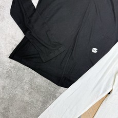 C家 26早秋新款 扭结V领刺绣长袖上衣 轻薄软糯棉质面料 透气亲肤 上身柔软舒适 领口别致扭结设计 柔和修饰颈部线条 C家 26早秋新款 扭结V领刺绣长袖上衣 轻薄软糯棉质面料 透气亲肤 上身柔软舒适 领口别致扭结设计 柔和修饰颈部线条