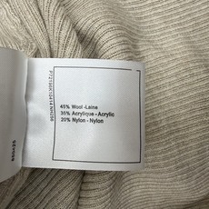 Chanel 26早秋新款 假两件撞色Polo领针织长袖,高弹竖坑条针织面料,柔软亲肤透气,弹力贴合身形不紧绷。双层拼接 Chanel 26早秋新款 假两件撞色Polo领针织长袖,高弹竖坑条针织面料,柔软亲肤透气,弹力贴合身形不紧绷。双层拼接