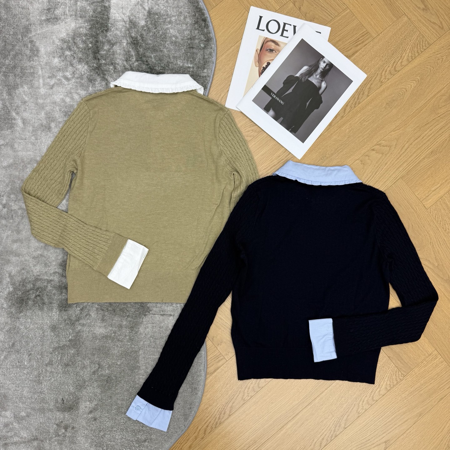 Miu 26早秋新款 娃娃领撞色针织Polo长袖，细密绞花坑条针织面料，柔软透气、弹力亲肤，夏日穿着清爽不闷。木耳边娃娃