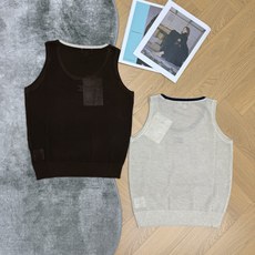 小香家 26夏季新款 撞色圆领针织背心,透气镂空针织面料,清爽不闷汗,夏天单穿、内搭都绝,经典双C刺绣标识,低调显贵,撞 小香家 26夏季新款 撞色圆领针织背心,透气镂空针织面料,清爽不闷汗,夏天单穿、内搭都绝,经典双C刺绣标识,低调显贵,撞