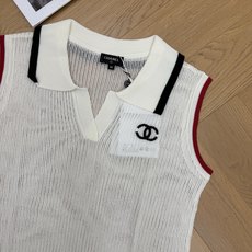 小香家 26夏季新款 Polo无袖针织背心,镂空网眼针织面料,轻盈透气,夏日单穿不闷汗,亲肤软糯。,经典撞色包边设计,黑 小香家 26夏季新款 Polo无袖针织背心,镂空网眼针织面料,轻盈透气,夏日单穿不闷汗,亲肤软糯。,经典撞色包边设计,黑