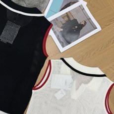 小香家 26夏季新款 Polo无袖针织背心,镂空网眼针织面料,轻盈透气,夏日单穿不闷汗,亲肤软糯。,经典撞色包边设计,黑 小香家 26夏季新款 Polo无袖针织背心,镂空网眼针织面料,轻盈透气,夏日单穿不闷汗,亲肤软糯。,经典撞色包边设计,黑