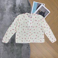 小香家 26早秋新款 玫瑰碎花针织开衫💐把法式玫瑰织进针织里,温柔氛围感直接拉满!定制轻薄透气针织纱线,软糯亲肤不扎身, 小香家 26早秋新款 玫瑰碎花针织开衫💐把法式玫瑰织进针织里,温柔氛围感直接拉满!定制轻薄透气针织纱线,软糯亲肤不扎身,