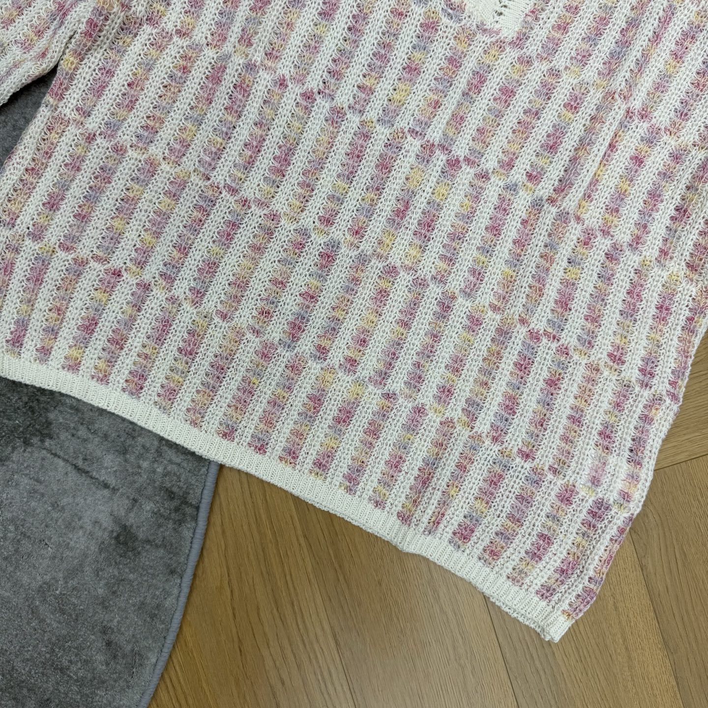 LW家 26早秋彩新款 条镂空Polo针织衫|温柔度假感天花板💖混色粉调彩条纱线手工镂空织就,杂色肌理,通透镂空面料轻盈 LW家 26早秋彩新款 条镂空Polo针织衫|温柔度假感天花板💖混色粉调彩条纱线手工镂空织就,杂色肌理,通透镂空面料轻盈