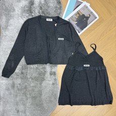 Miu家 26早秋新款 蕾丝吊带+绑带针织开衫两件套|纯欲甜妹本命套装🤍外层薄款针织短开衫,V领毛边包边+前襟绑带系带设 Miu家 26早秋新款 蕾丝吊带+绑带针织开衫两件套|纯欲甜妹本命套装🤍外层薄款针织短开衫,V领毛边包边+前襟绑带系带设