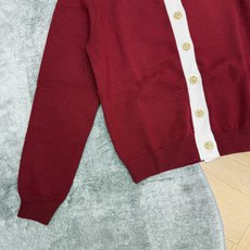 小香家 26早秋新款 海军领撞色针织开衫,细腻羊毛针织面料,软糯亲肤、垂坠有型,秋冬内搭都实穿,经典海军大翻领设计,减龄 小香家 26早秋新款 海军领撞色针织开衫,细腻羊毛针织面料,软糯亲肤、垂坠有型,秋冬内搭都实穿,经典海军大翻领设计,减龄