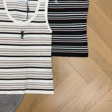 YSL家 26夏季新款 条纹刺绣针织背心,经典横条纹肌理,撞色设计复古耐看,坑条针织面料,弹力舒适,透气亲肤,贴身穿很舒 YSL家 26夏季新款 条纹刺绣针织背心,经典横条纹肌理,撞色设计复古耐看,坑条针织面料,弹力舒适,透气亲肤,贴身穿很舒