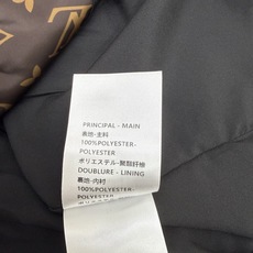 LOUISV*🏠 2026早秋新款 撞色捆边老花收腰连帽外套 定制YB进口斜纹棉面料 自带防风实用性 挺括有型 LOUISV*🏠 2026早秋新款 撞色捆边老花收腰连帽外套 定制YB进口斜纹棉面料 自带防风实用性 挺括有型
