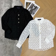 LOUISV*🏠 2026早秋新款 蕾丝领提花衬衣 定制YB进口轻薄透纱材质 质地轻盈顺滑 触感亲肤垂坠 翻领领口 LOUISV*🏠 2026早秋新款 蕾丝领提花衬衣 定制YB进口轻薄透纱材质 质地轻盈顺滑 触感亲肤垂坠 翻领领口