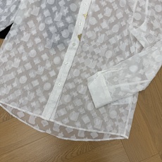 LOUISV*🏠 2026早秋新款 蕾丝领提花衬衣 定制YB进口轻薄透纱材质 质地轻盈顺滑 触感亲肤垂坠 翻领领口 LOUISV*🏠 2026早秋新款 蕾丝领提花衬衣 定制YB进口轻薄透纱材质 质地轻盈顺滑 触感亲肤垂坠 翻领领口