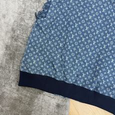LOUISV*🏠 2026早秋新款 老花提花牛仔马甲 复古老花牛仔马甲 休闲牛仔与精致蕾丝设计层次感十足 早秋叠穿利器 LOUISV*🏠 2026早秋新款 老花提花牛仔马甲 复古老花牛仔马甲 休闲牛仔与精致蕾丝设计层次感十足 早秋叠穿利器