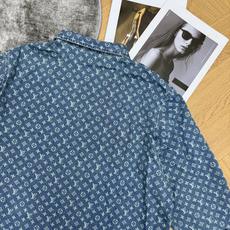 LOUISV*🏠 2026早秋新款 老花牛仔衬衫连衣裙 经典翻领衬衫式牛仔裙 自带复古松弛的轻奢格调 定制水洗牛仔面料 LOUISV*🏠 2026早秋新款 老花牛仔衬衫连衣裙 经典翻领衬衫式牛仔裙 自带复古松弛的轻奢格调 定制水洗牛仔面料