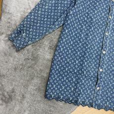 LOUISV*🏠 2026早秋新款 老花牛仔衬衫连衣裙 经典翻领衬衫式牛仔裙 自带复古松弛的轻奢格调 定制水洗牛仔面料 LOUISV*🏠 2026早秋新款 老花牛仔衬衫连衣裙 经典翻领衬衫式牛仔裙 自带复古松弛的轻奢格调 定制水洗牛仔面料