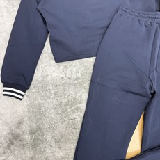 Dio*🏠 2026早秋新款 刺绣休闲卫衣套装 轻松拿捏松弛时髦氛围 整套穿搭不用费心搭配 自带利落随性的气质 短款圆领 Dio*🏠 2026早秋新款 刺绣休闲卫衣套装 轻松拿捏松弛时髦氛围 整套穿搭不用费心搭配 自带利落随性的气质 短款圆领