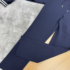 Dio*🏠 2026早秋新款 刺绣休闲卫衣套装 轻松拿捏松弛时髦氛围 整套穿搭不用费心搭配 自带利落随性的气质 短款圆领 Dio*🏠 2026早秋新款 刺绣休闲卫衣套装 轻松拿捏松弛时髦氛围 整套穿搭不用费心搭配 自带利落随性的气质 短款圆领