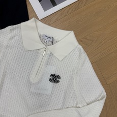 小香家 26早秋新款 半拉链Polo镂空针织长袖,镂空绞花针织面料,透气软糯,肌理感满满,Polo翻领+半开金属拉链设计 小香家 26早秋新款 半拉链Polo镂空针织长袖,镂空绞花针织面料,透气软糯,肌理感满满,Polo翻领+半开金属拉链设计