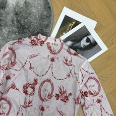 Dio*🏠 2026早秋新款 双面穿短款棒球外套 一款氛围感十足的双面穿棒球短外套 一衣两穿解锁两种穿搭风格 实用又高级 Dio*🏠 2026早秋新款 双面穿短款棒球外套 一款氛围感十足的双面穿棒球短外套 一衣两穿解锁两种穿搭风格 实用又高级