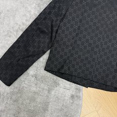 Gucc*🏠 2026早秋新款 老花提花短款外套 自带复古高级的大牌质感 简约小翻领利落大气 修饰颈部线条 满印老花提花 Gucc*🏠 2026早秋新款 老花提花短款外套 自带复古高级的大牌质感 简约小翻领利落大气 修饰颈部线条 满印老花提花