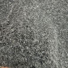 小香家 26秋季新品 细闪珠片V领针织开衫,混纺闪片纱线,布灵布灵自带细碎光泽✨V领经典开衫版型,修饰脖颈线条,胸口镶钻 小香家 26秋季新品 细闪珠片V领针织开衫,混纺闪片纱线,布灵布灵自带细碎光泽✨V领经典开衫版型,修饰脖颈线条,胸口镶钻