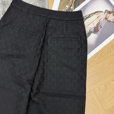 Gucc*🏠 2026早秋新款 GG提花直筒长裤 定制YB进口提花材质 厚实挺括 肌理丰富 沿用腰头拉链按扣开合设 Gucc*🏠 2026早秋新款 GG提花直筒长裤 定制YB进口提花材质 厚实挺括 肌理丰富 沿用腰头拉链按扣开合设