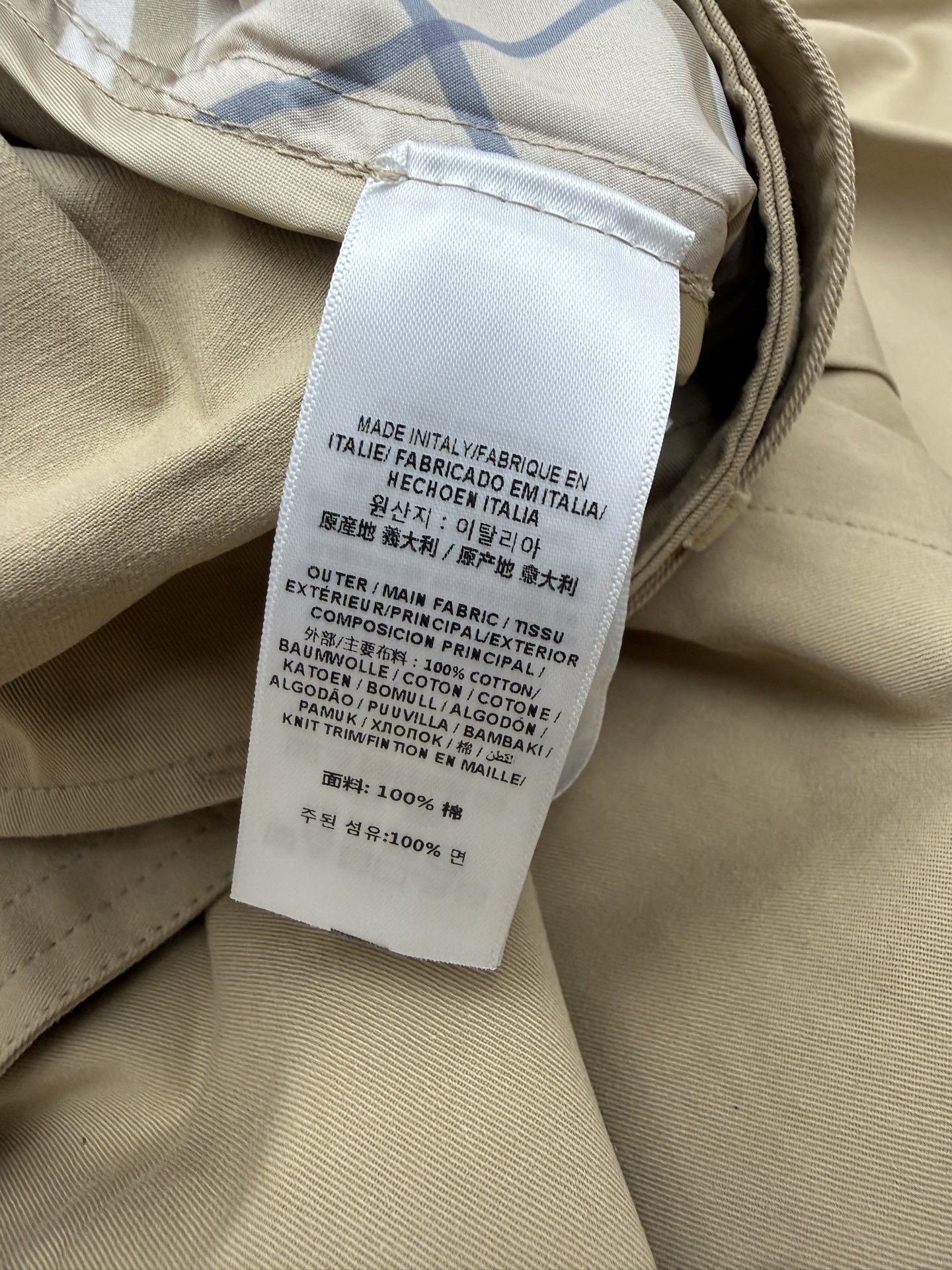 BUR家 26早秋新款 不规则高腰半裙 挺括抗皱棉质面料 自带同色系腰带收束腰线 金属排扣设计 不规则大摆剪裁层次感十足