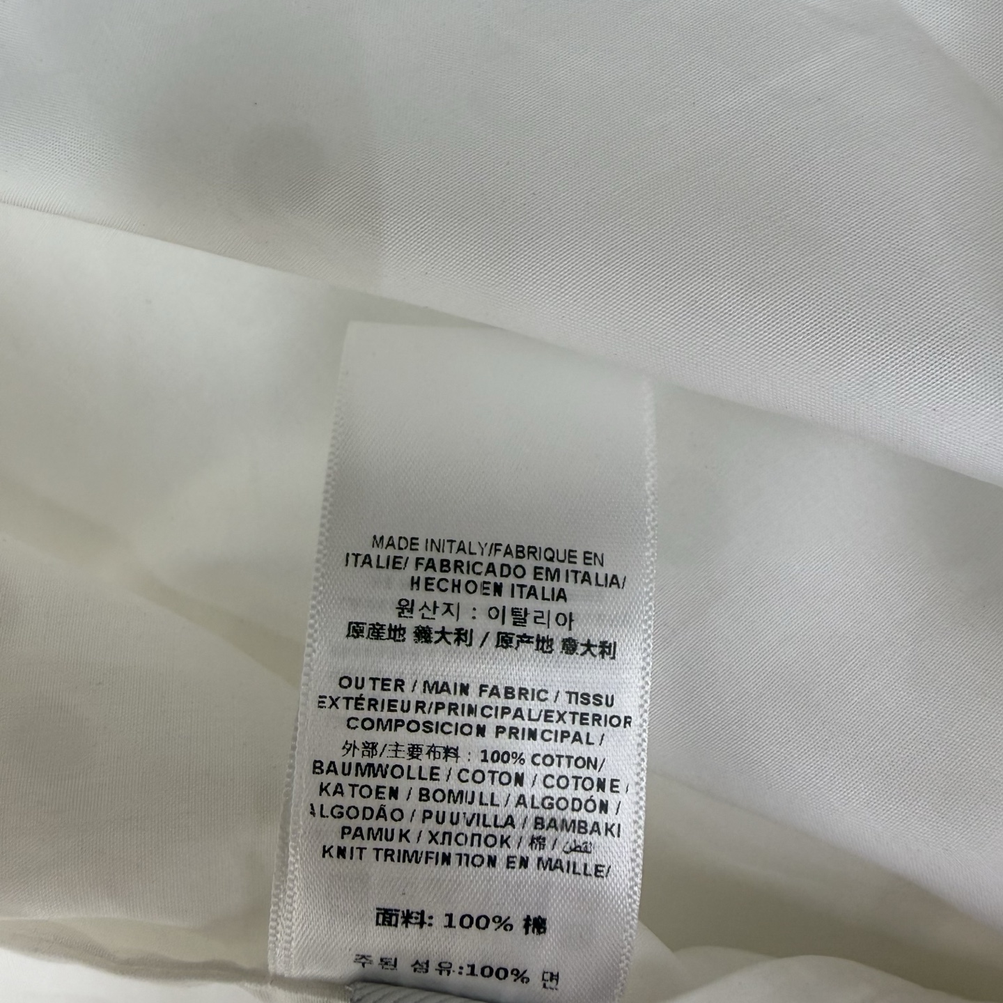 BUR家 26早秋新款 翻领长袖衬衫 挺括棉质面料 利落翻领简约大气 衣身骑士刺绣 低调精致 长袖搭配标准纽扣门襟 宽松