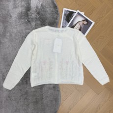 小香家 26早秋新款 花卉刺绣圆领针织开衫,轻薄软糯针织面料,微透轻盈,春夏秋三季实穿,奶白色基底,温柔干净,不挑肤色, 小香家 26早秋新款 花卉刺绣圆领针织开衫,轻薄软糯针织面料,微透轻盈,春夏秋三季实穿,奶白色基底,温柔干净,不挑肤色,