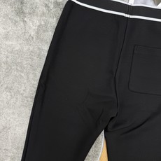 Dio*🏠 2026早秋新款 修身字母腰头打底裤 整体简约利落的版型 贴合腿部线条却不会紧绷束缚 修饰腿型 轻松勾勒流畅 Dio*🏠 2026早秋新款 修身字母腰头打底裤 整体简约利落的版型 贴合腿部线条却不会紧绷束缚 修饰腿型 轻松勾勒流畅
