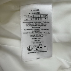 D家 26早秋新款 白色短款小香风外套 白色肌理面料 质感细腻高级 中式小立领搭配领口蝴蝶结+金属蝴蝶结点缀 细节氛围感 D家 26早秋新款 白色短款小香风外套 白色肌理面料 质感细腻高级 中式小立领搭配领口蝴蝶结+金属蝴蝶结点缀 细节氛围感