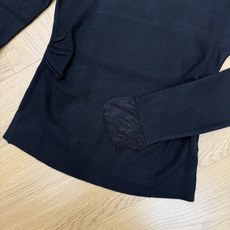 YSL家 26早秋新款 法式蕾丝拼接针织长袖,V领领口花卉蕾丝拼接,若隐若现的小性感,袖口同色系蕾丝收口,细节精致到骨子 YSL家 26早秋新款 法式蕾丝拼接针织长袖,V领领口花卉蕾丝拼接,若隐若现的小性感,袖口同色系蕾丝收口,细节精致到骨子