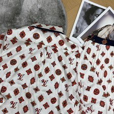 LOUISV*🏠 2026早秋新款 印花衬衫百褶半裙套装 定制YB进口缎面材质 垂顺丝滑 柔和有光泽 沿用翻领单 LOUISV*🏠 2026早秋新款 印花衬衫百褶半裙套装 定制YB进口缎面材质 垂顺丝滑 柔和有光泽 沿用翻领单