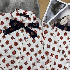 LOUISV*🏠 2026早秋新款 印花衬衫百褶半裙套装 定制YB进口缎面材质 垂顺丝滑 柔和有光泽 沿用翻领单 LOUISV*🏠 2026早秋新款 印花衬衫百褶半裙套装 定制YB进口缎面材质 垂顺丝滑 柔和有光泽 沿用翻领单