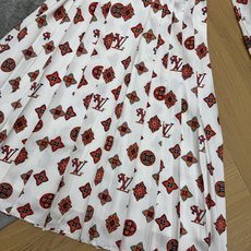 LOUISV*🏠2026早秋新款 印花领结百褶连衣裙 定制YB进口缎面材质 顺滑垂坠 光泽高级 沿用翻领蝴蝶结飘 LOUISV*🏠2026早秋新款 印花领结百褶连衣裙 定制YB进口缎面材质 顺滑垂坠 光泽高级 沿用翻领蝴蝶结飘