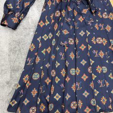 LOUISV*🏠2026早秋新款 印花领结百褶连衣裙 定制YB进口缎面材质 顺滑垂坠 光泽高级 沿用翻领蝴蝶结飘 LOUISV*🏠2026早秋新款 印花领结百褶连衣裙 定制YB进口缎面材质 顺滑垂坠 光泽高级 沿用翻领蝴蝶结飘