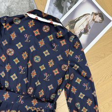 LOUISV*🏠2026早秋新款 印花领结百褶连衣裙 定制YB进口缎面材质 顺滑垂坠 光泽高级 沿用翻领蝴蝶结飘 LOUISV*🏠2026早秋新款 印花领结百褶连衣裙 定制YB进口缎面材质 顺滑垂坠 光泽高级 沿用翻领蝴蝶结飘